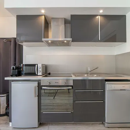 Rousseau Private Studio Apartment Annecy